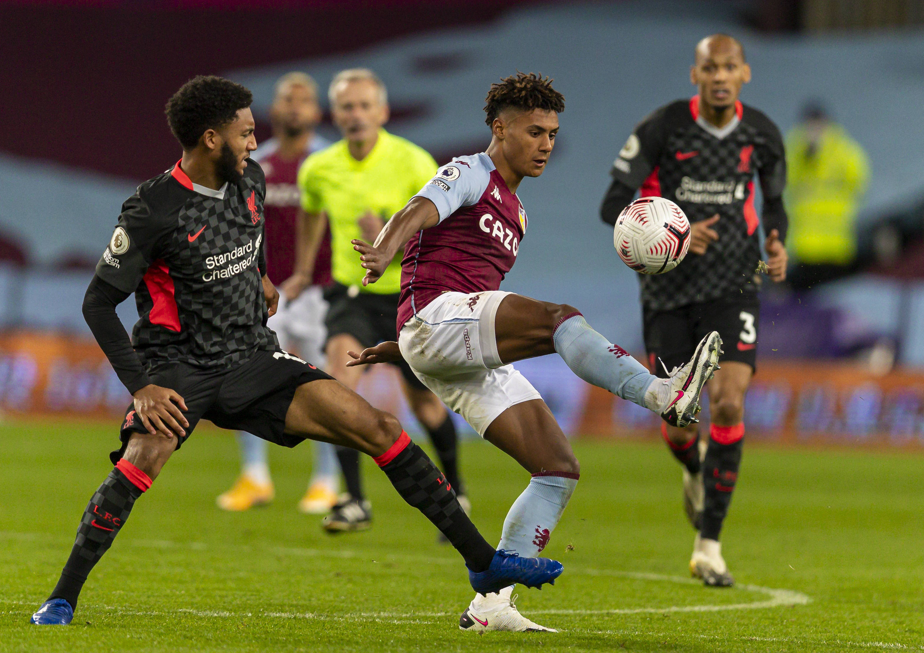 效力于不同 效力于不同